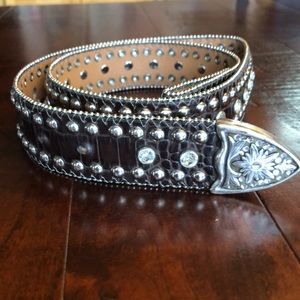 Rhinestone belt no buckle.